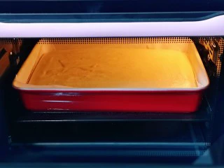 棉花蛋糕&不开裂不回缩方子,135度50分钟结束后,上下管调到160度再烤8-10分钟。