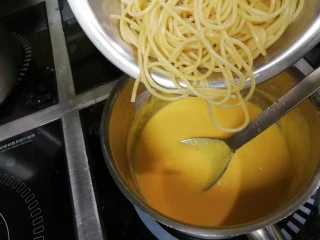 胡萝卜浓汤意面,下去意大利面