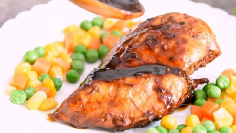 用中式调味品，做出西餐的感觉——豆豉酱烧鸡胸肉