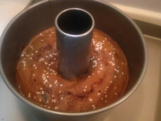 红糖枣泥蛋糕,香喷喷的枣泥蛋糕就完成啦🍘别忘记倒扣凉凉