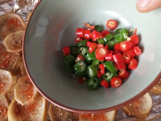 香辣孜然土豆片烤箱版,青红椒