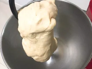 奶油夹心面包,继续揉面20分钟。