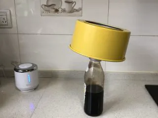 菠菜戚风蛋糕,出炉震一下热气，倒扣晾凉