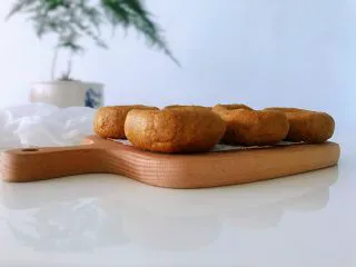 黑豆渣窝窝头,营养健康,简单易做的黑豆渣玉米面窝窝头成功了。