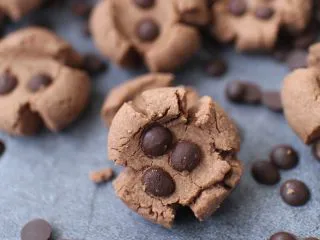 巧克力豆玛格丽特饼干,成品,烤好的饼干等完全冷却后在吃。因为刚出炉会有点软