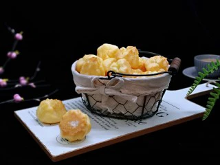 零失败~奶油泡芙 外酥内软吃出幸福甜蜜,特别好吃,首次尝试还不错呀!哈~约上朋友下午茶喽~