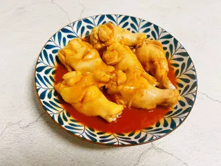 新奥尔良烤鸡腿,新奥尔良调料倒入盘中，用手抓匀