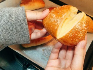 卡仕达奶油面包——奶油饺子包,爆浆😉