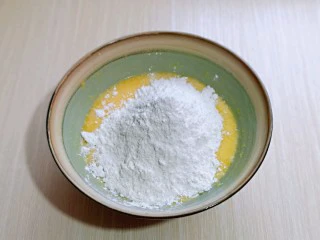 黑芝麻麻薯面包,加入麻薯预拌粉。