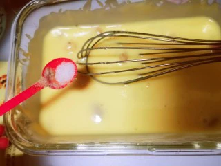 酸奶蛋(也可以用牛奶),一丢丢盐,中和一下味道