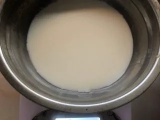 十寸古早蛋糕,牛奶称重