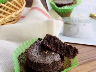 黑米蜂蜜小蛋糕,完成。