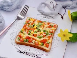 田园时蔬吐司披萨,做法简单快捷又营养丰富。