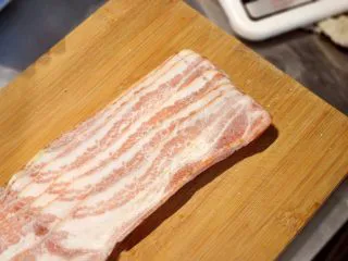 法式咸派【魔法蛋糕】,培根,根据需要的量切成小块