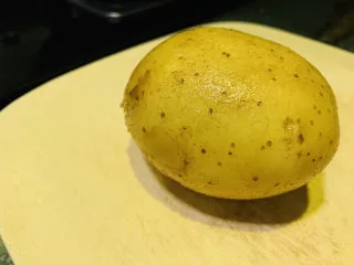 芝士焗土豆泥,土豆洗净