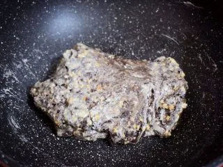 奥利奥牛扎糖,翻炒均匀