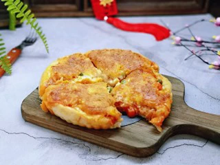 披萨新吃法~奥尔良鸡丁披萨,切开了呦~准备开动。