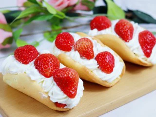 火爆Ins的StrawberryOmelet草莓抱抱卷,成品4