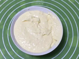 喜饼+椰蓉奶酪味,再次翻拌均匀，放冰箱冷藏。