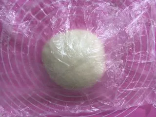 海蒂白面包（白屁股面包）,盖上保鲜膜