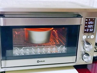 6寸蝶豆花戚风蛋糕,上管120°下管150°烤50分钟!(时间及温度仅供参考)