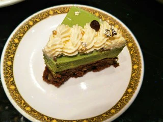 抹茶奶酪慕斯核桃布朗尼（8寸）,哈哈，很好吃。超精美。