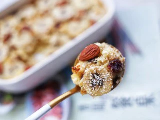 香蕉牛奶烤燕麦,来一口！