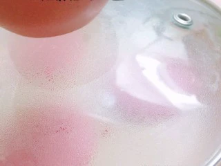 宝宝版马卡龙,8.盖上盖子，大火蒸15分钟。