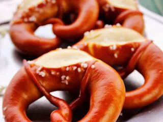 危险与美味并存一一德国碱水包,韧韧的口感是它的优势