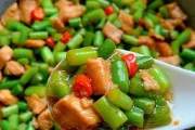 鲜香爆炒下饭三丁(煮出口感饱满,香味四溢的下饭菜)