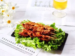 洋葱香烤五花肉,搭配上啤酒，别提有多爽了。