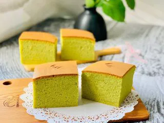 古早蛋糕（青汁）,这款蛋糕外形普通，有着最自然的味道和温暖的回忆。