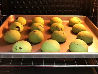 抹茶蔓越莓麻薯,请按照各种烤箱情况调整温度和时间。