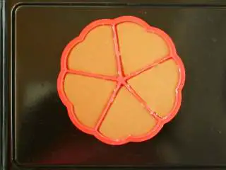 巧克力华夫饼,倒入面糊。 