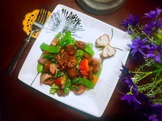 #老油条的青春#回锅油条炒腊肉,成品是这样的，仿佛是老油条的春天到了，有没有惊艳到你呢