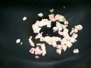 黑椒牛肉意面,肥牛肉下锅炸出牛油。