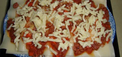 意大利千层面,撒上马苏，微波炉高火打三分钟至奶酪融化