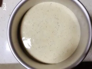 纯享红茶奶油蛋糕,面糊入模具,上下火150度40-45分钟