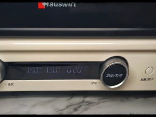 网红夏威夷果仁可可脆脆巧克力片 香港珍妮聪明小熊夏威夷果仁巧克力脆脆,19.先来预热烤箱，上下火150度预热；