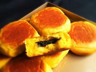 南瓜喜饼+芝麻核桃味,百吃不厌的喜饼就可以品尝了，我家早餐就吃这个。