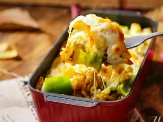 什锦咖喱焗饭,什锦咖喱焗饭。你也来试试吧！