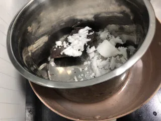 梦龙脆皮盒子,隔水加热。