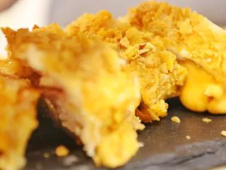 蓝带爆浆鸡排,或是流出来的肉汁成透明即可