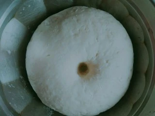 紫菜光饼,也叫福州肉烧,面团发酵两倍大,用手指戳个洞不塌不回缩就算好了