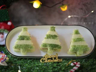 迷你圣诞树蛋糕,完成