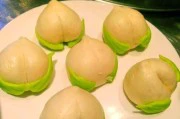 寿桃制作全攻略(手把手教你制作美味的寿桃)