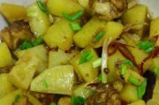 鸭腿炖土豆,营养美味满满(家庭美食必备,健康营养兼备)