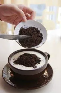 酸奶奥利奥水果盆栽,将“泥土”倒上去