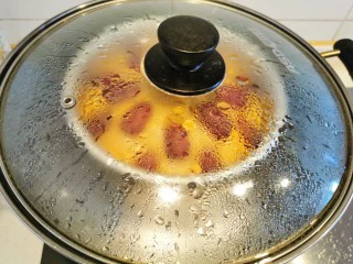 红糖发糕的家常做法（1个蛋）,蒸好后不要马上打开，盖盖子闷三分钟