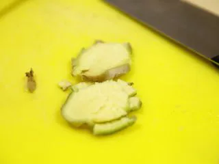 能给你多巴胺的「他」★牛肉西红柿汤,姜片,拍一下。